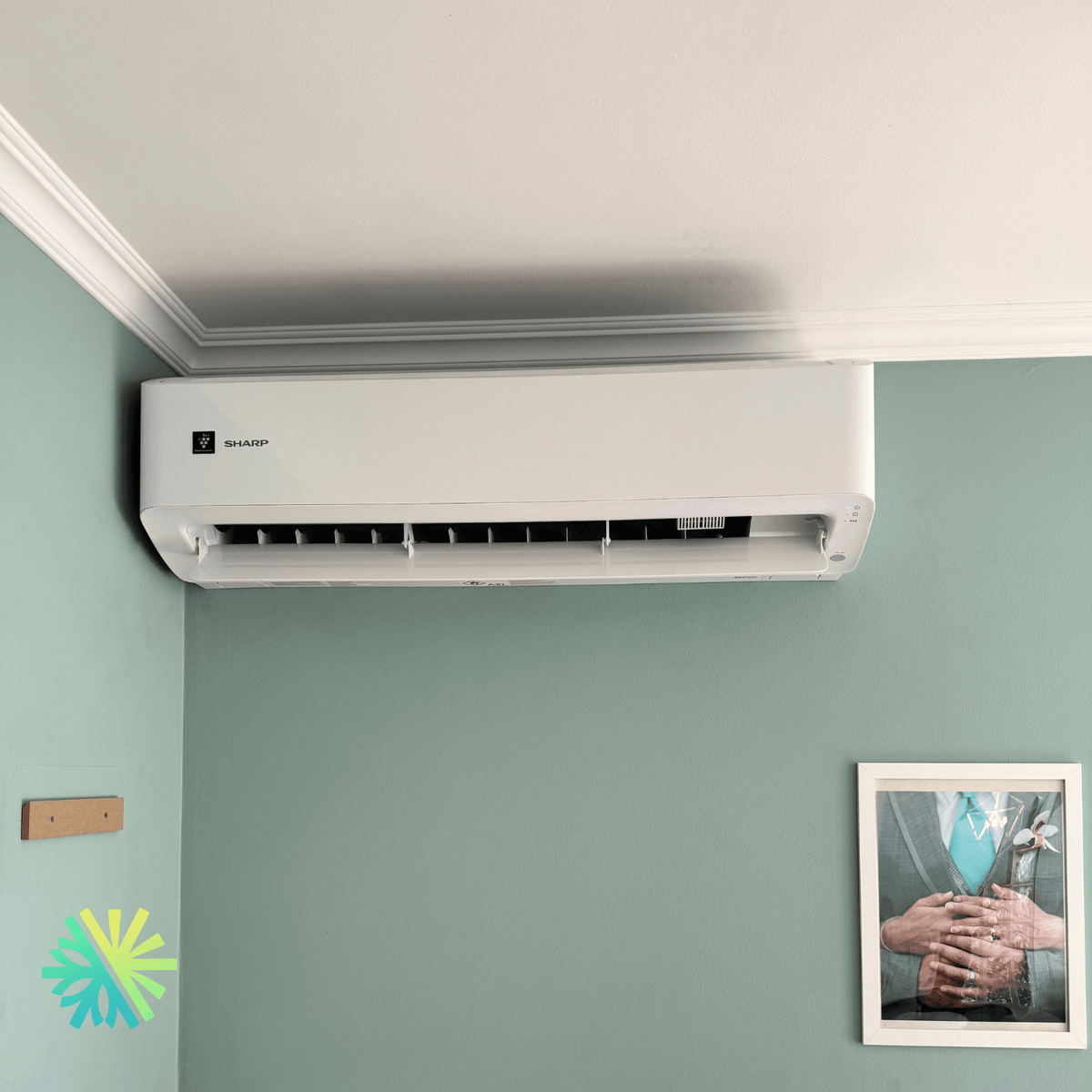 Installation of a SHARP ZHU1 Mini Split Heat Pump in Saint-Eustache