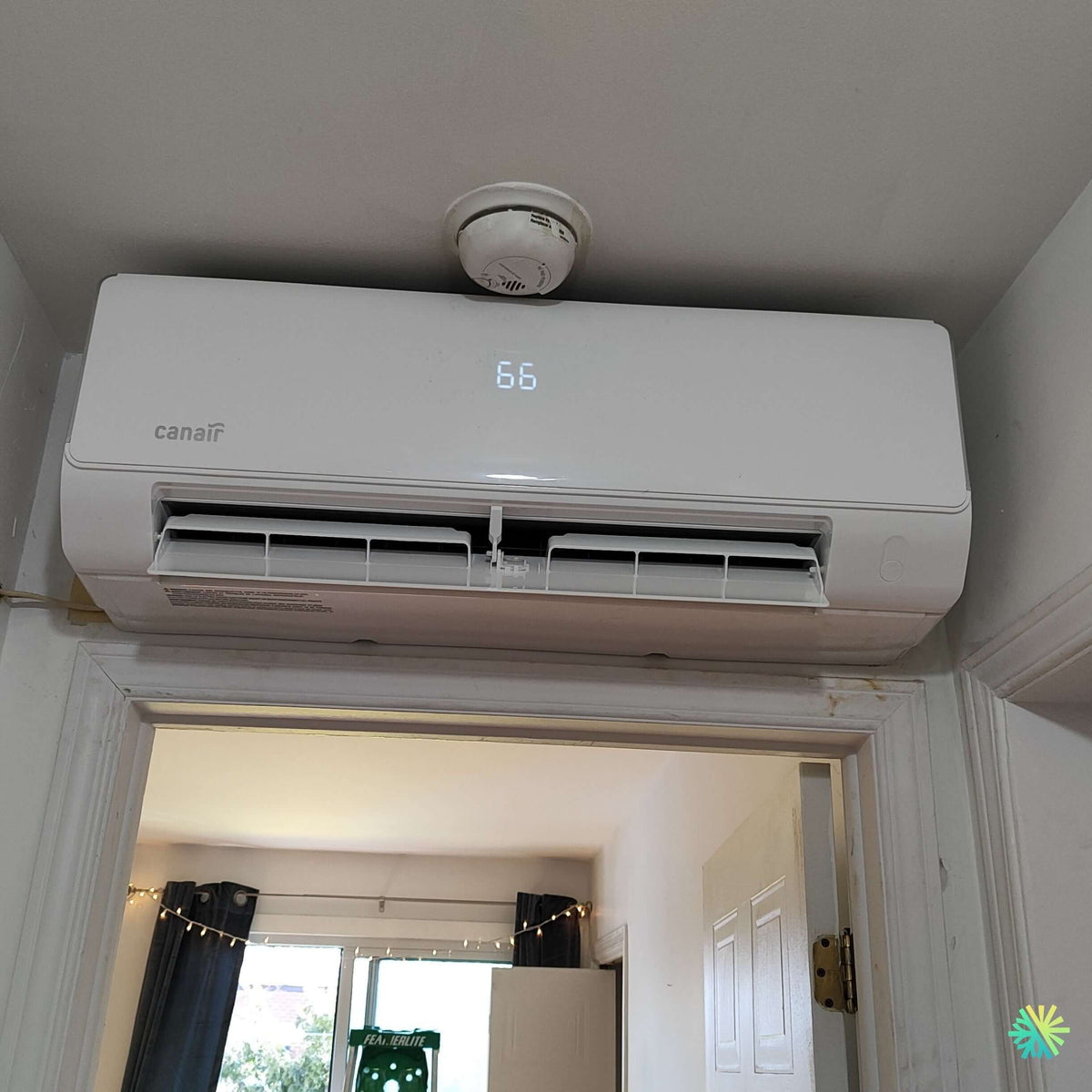 Installation of a CanAir wall-mounted heat pump in Rosemont–La Petite-Patrie