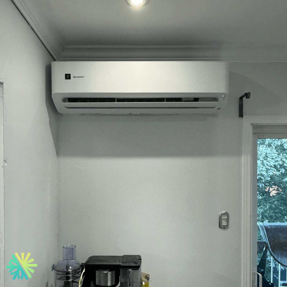 Installation d'une thermopompe murale Sharp ZU1 à La Prairie, Rive-Sud