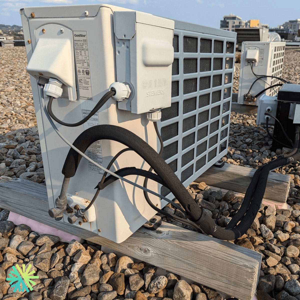 Service de réparation d’une thermopompe murale GOLDSTAR à Montréal