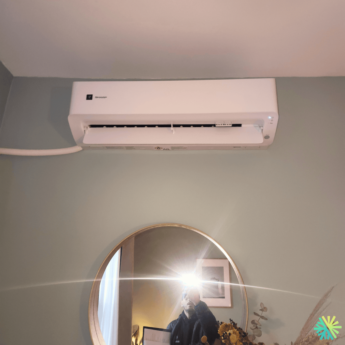 Installation of a Sharp ZU1 wall-mounted heat pump in Rosemont–La Petite-Patrie (Montreal)