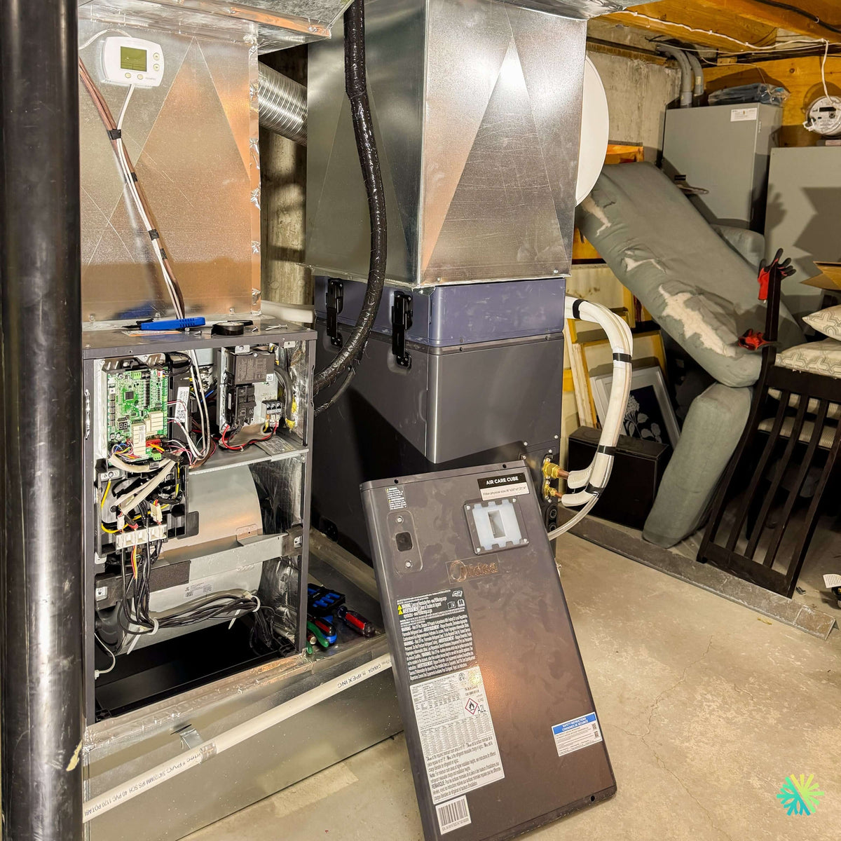 Installation of a MIDEA EVOX G3 electric furnace in Sainte-Marie-Madeleine, Montérégie