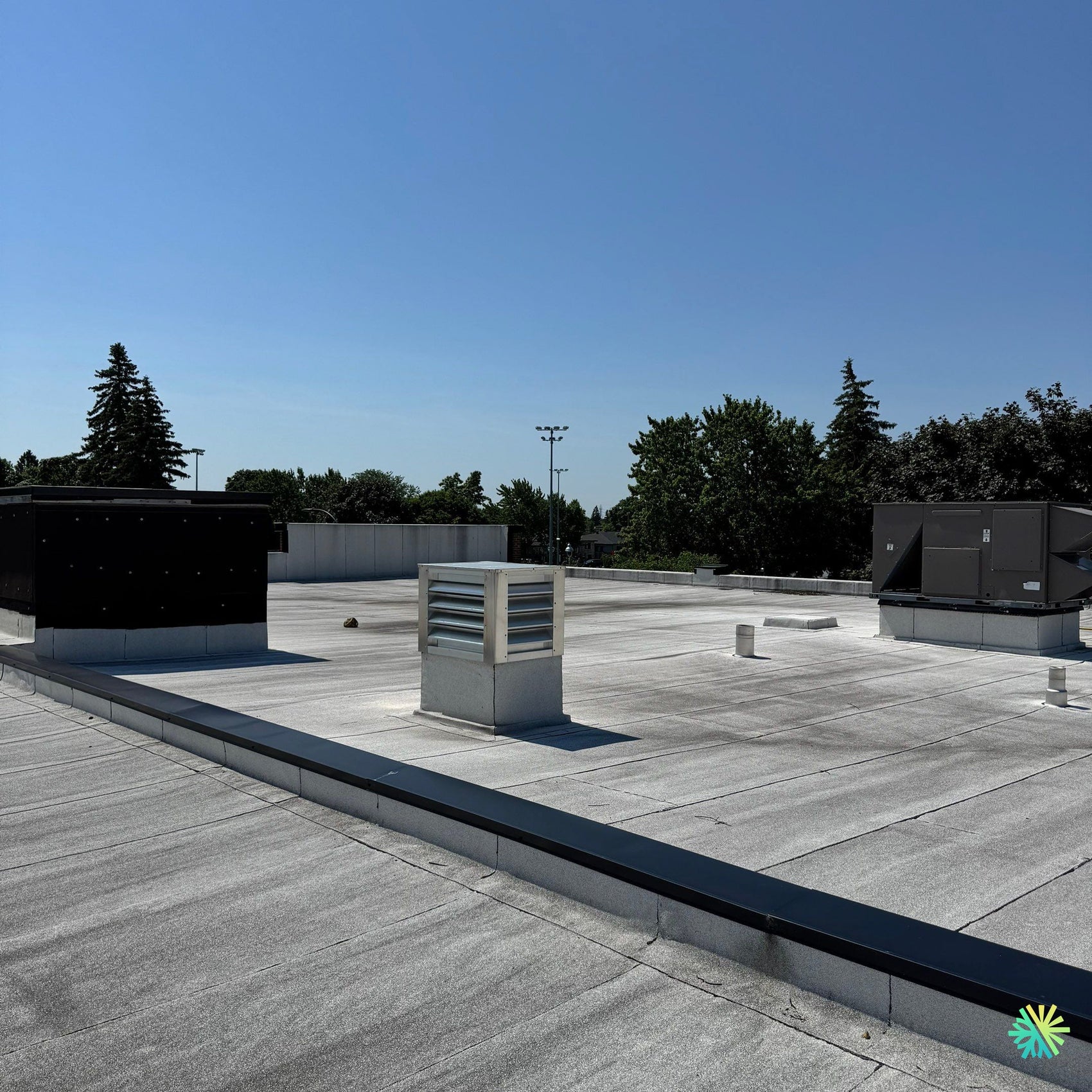 CVC Commercial à Laval : Installation d’unités de toit (rooftop) pour un centre de distribution