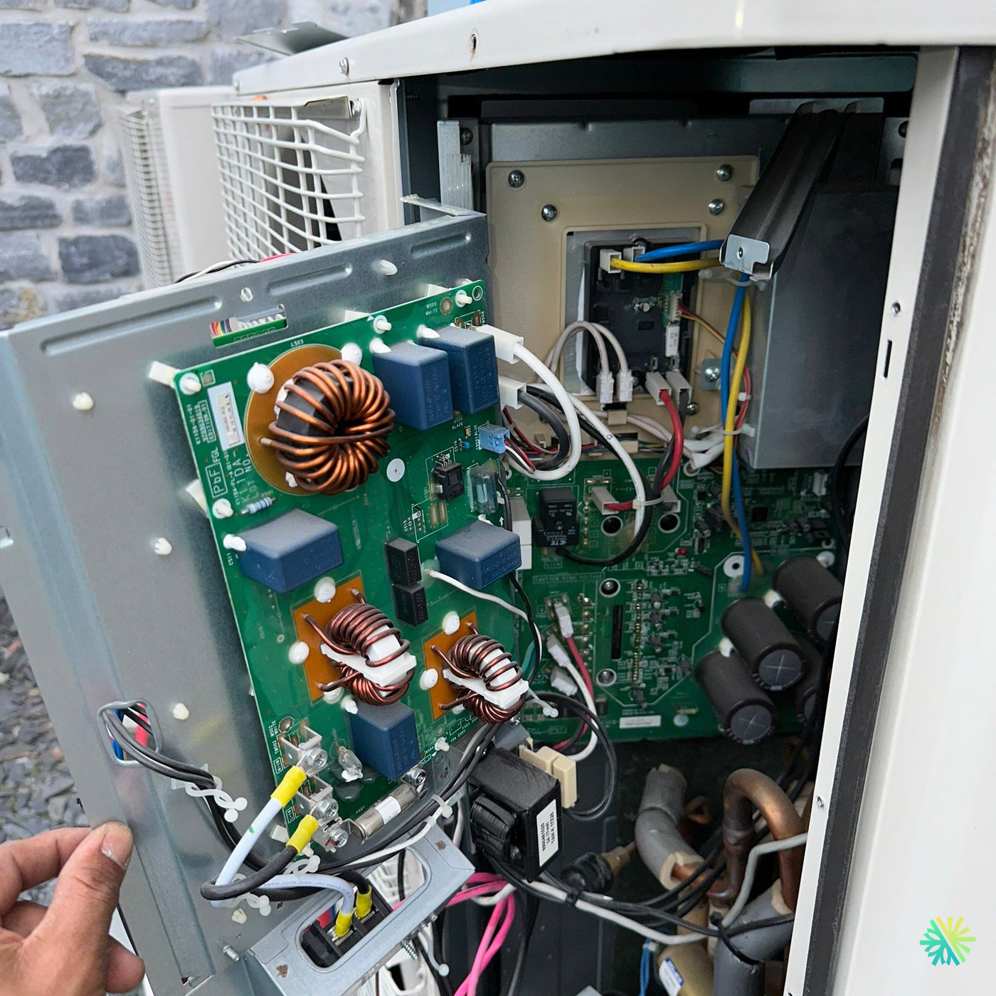 Réparation d’une thermopompe murale Fujitsu à Pointe-Claire