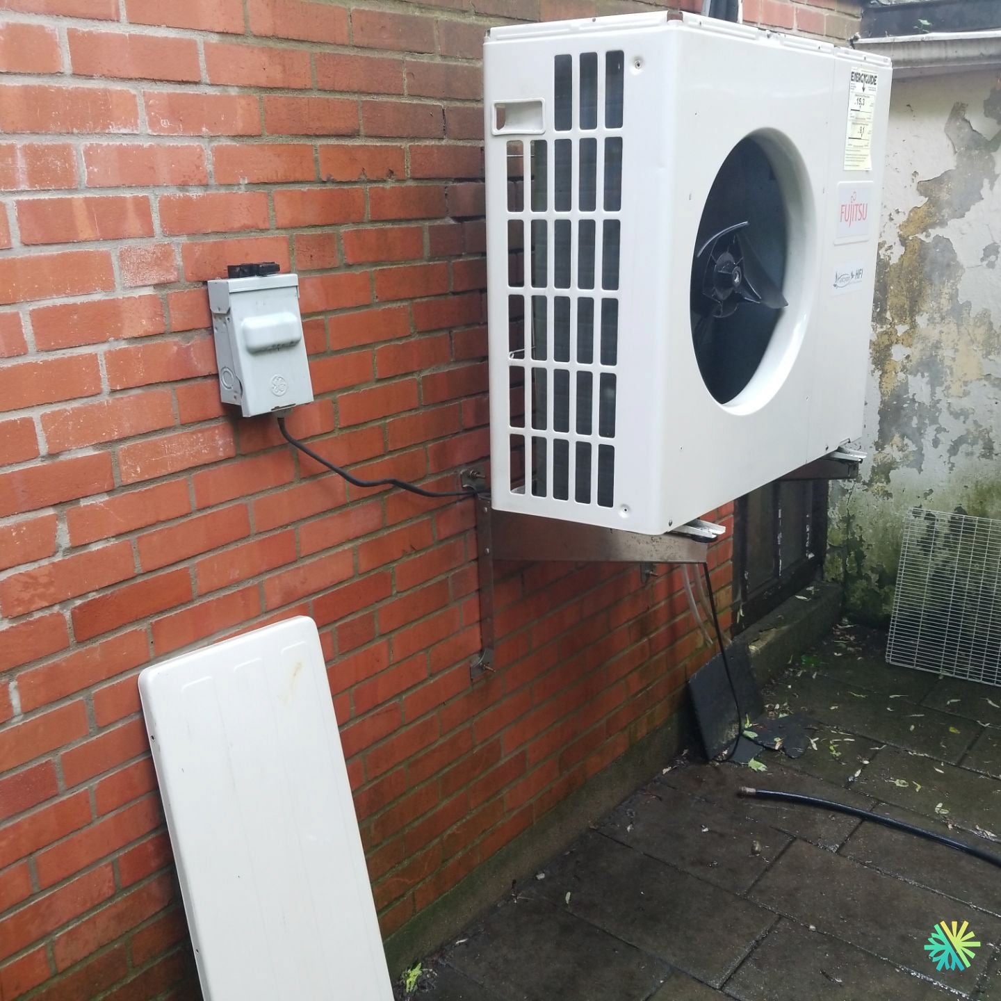 Réparation d’une thermopompe murale Fujitsu à Sainte-Dorothée