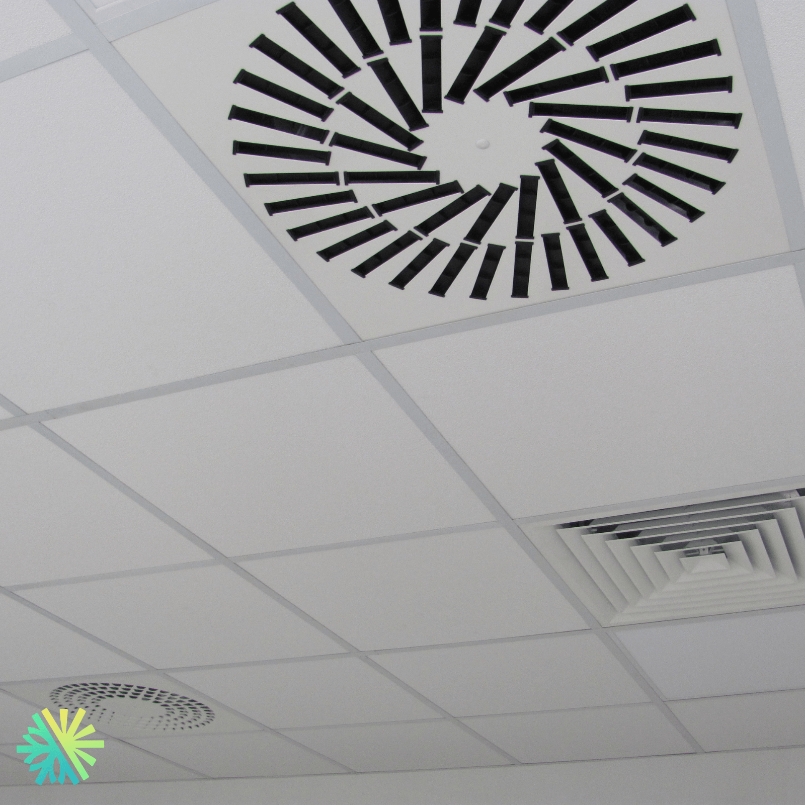 Installation de CVC Commercial dans un Immeuble de Bureaux à Montréal-Nord