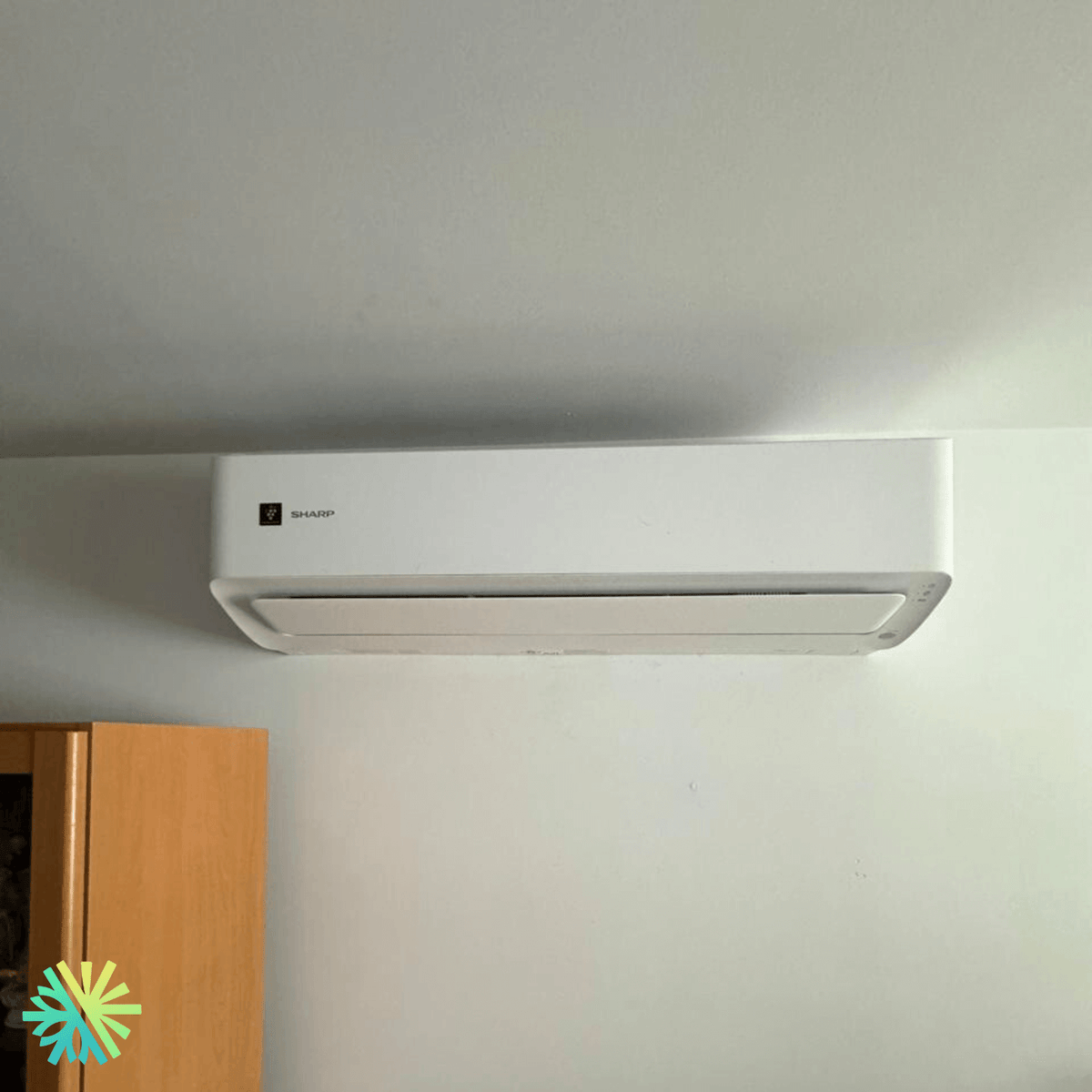 Installation of a Sharp ZHU 12,000 BTU Mini Split Heat Pump in Pierrefonds-Roxboro