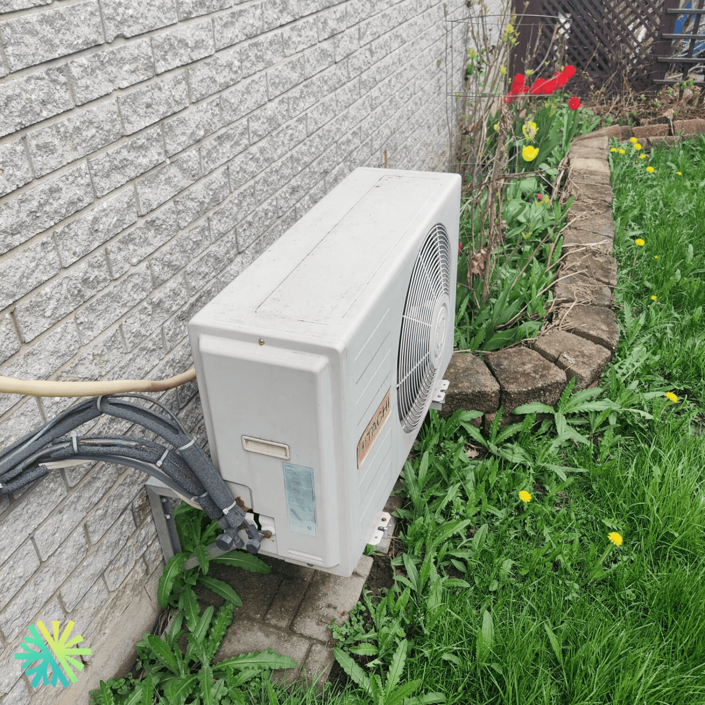 Réparation d’une thermopompe murale Hitachi à Laval