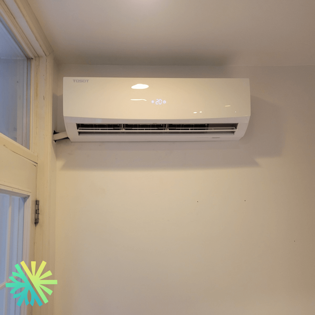 Installation of a Tosot LomoPlus UltraHeat Wall-Mounted Heat Pump in Delson, South Shore