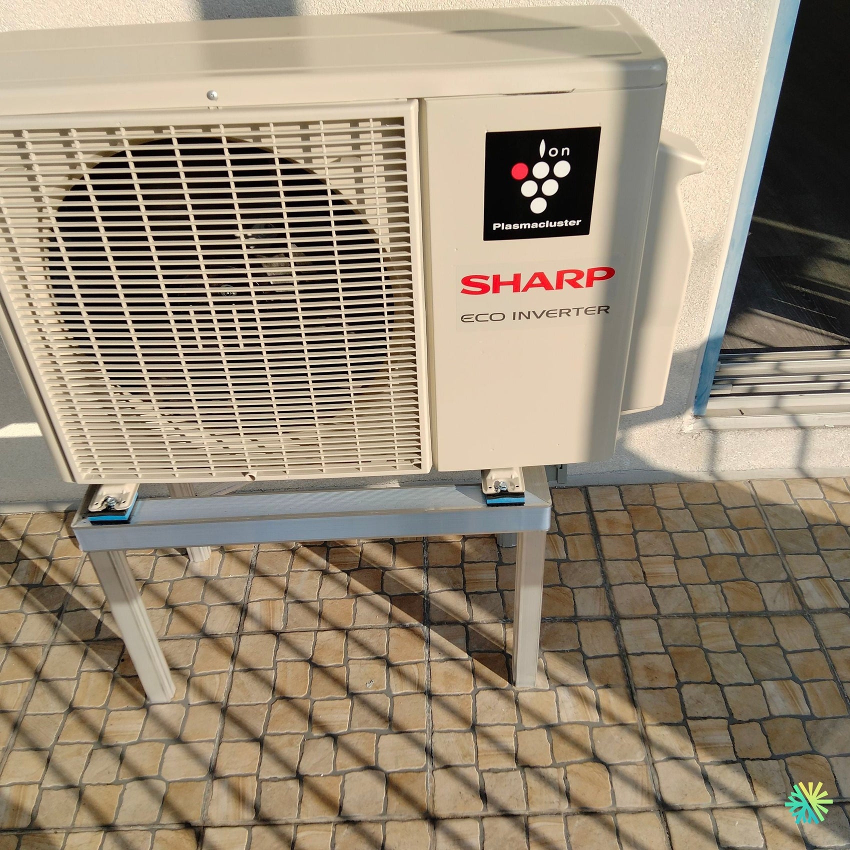 Installation d’une Sharp Eco Inverter thermopompe murale à Rosemont–La Petite-Patrie