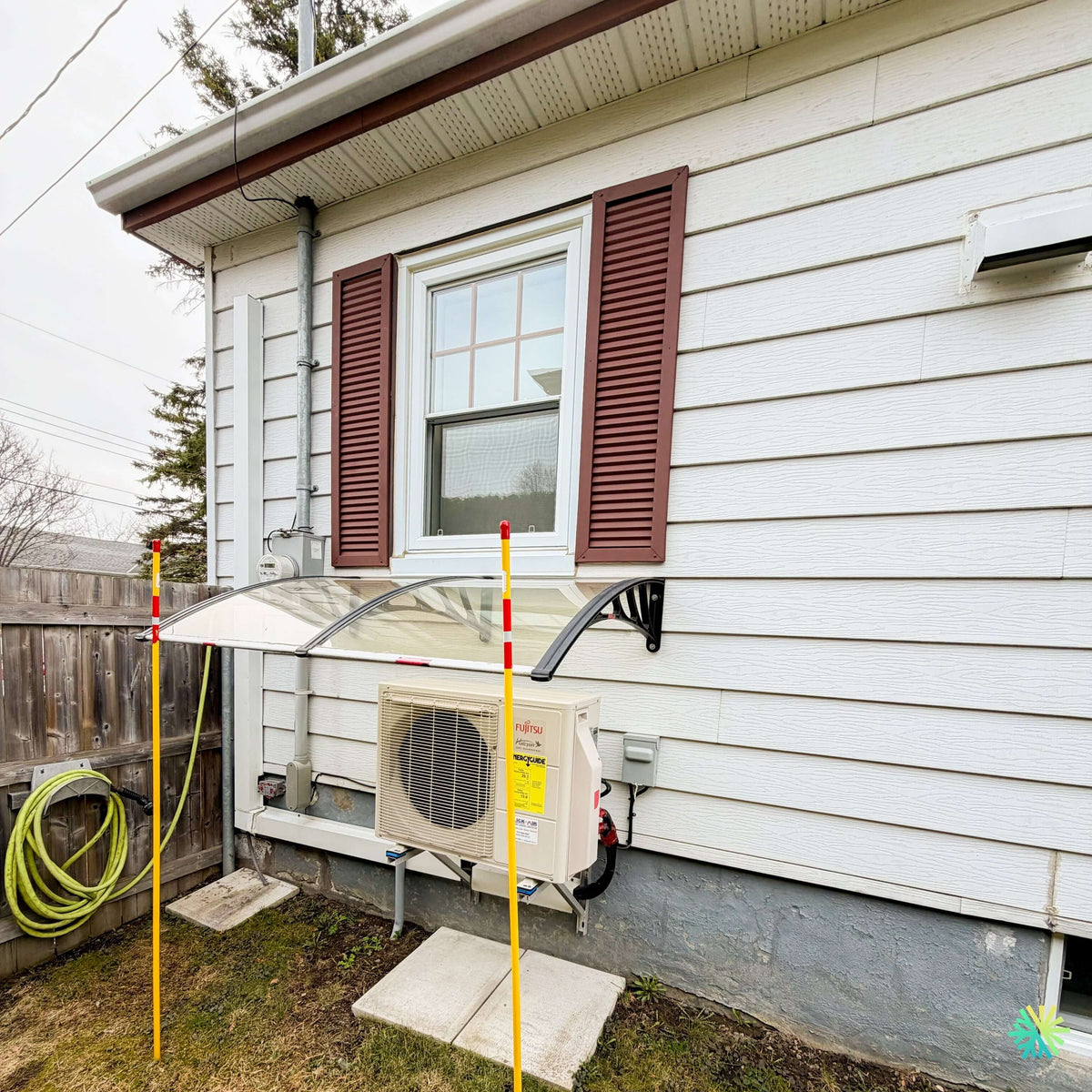 Installation of a Fujitsu AIRSTAGE Altair 500 wall-mounted heat pump in Lacolle for a single-family home