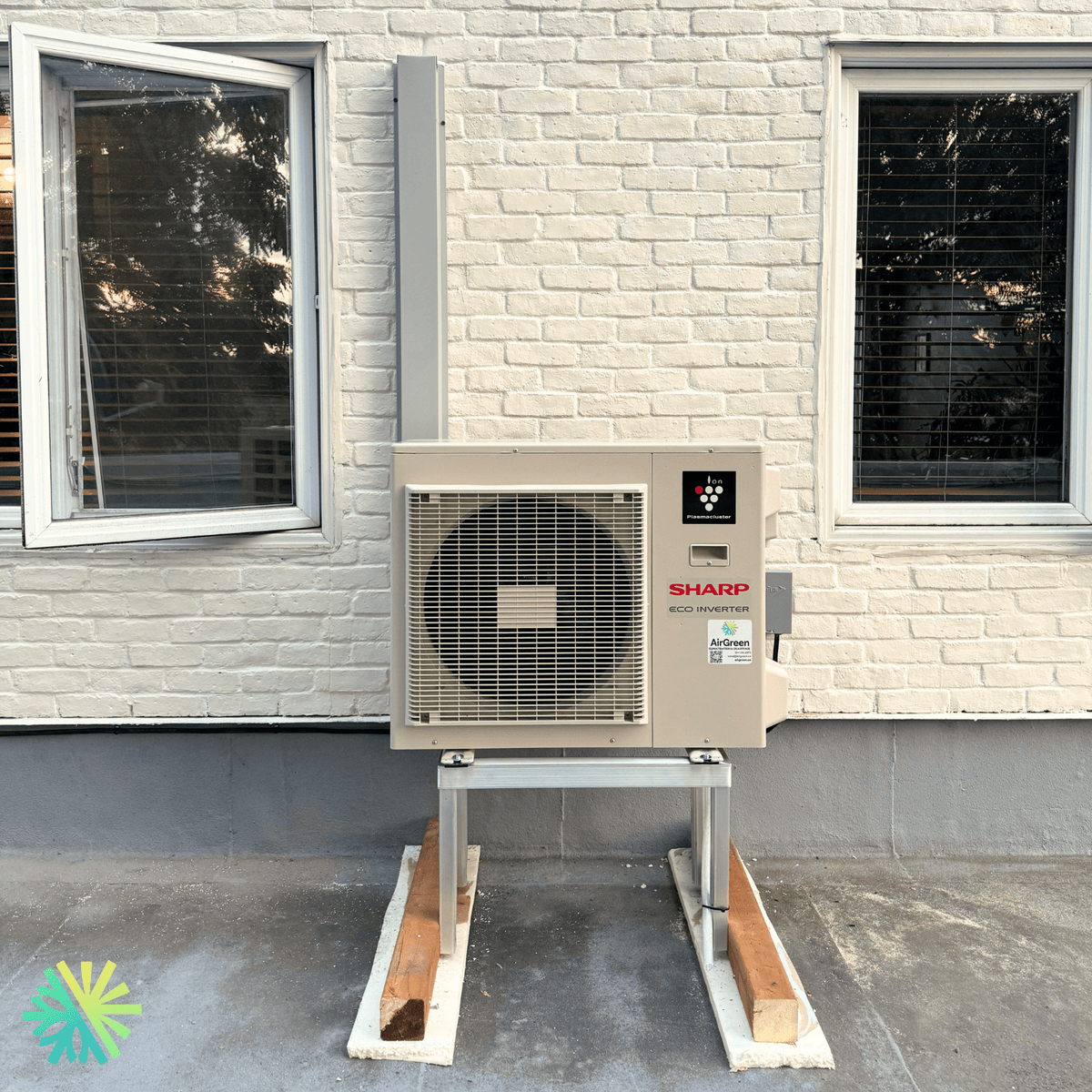 Installation of a SHARP ZU1 Ductless Mini Split Heat Pump in Montréal-Est
