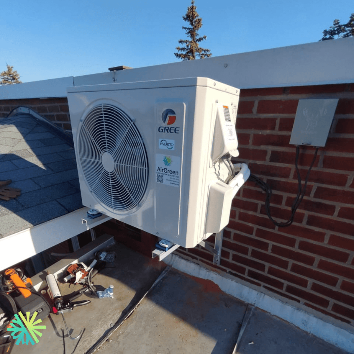 Installation d'une thermopompe mini split Gree Livo GEN4 à Boisbriand, Rive Nord