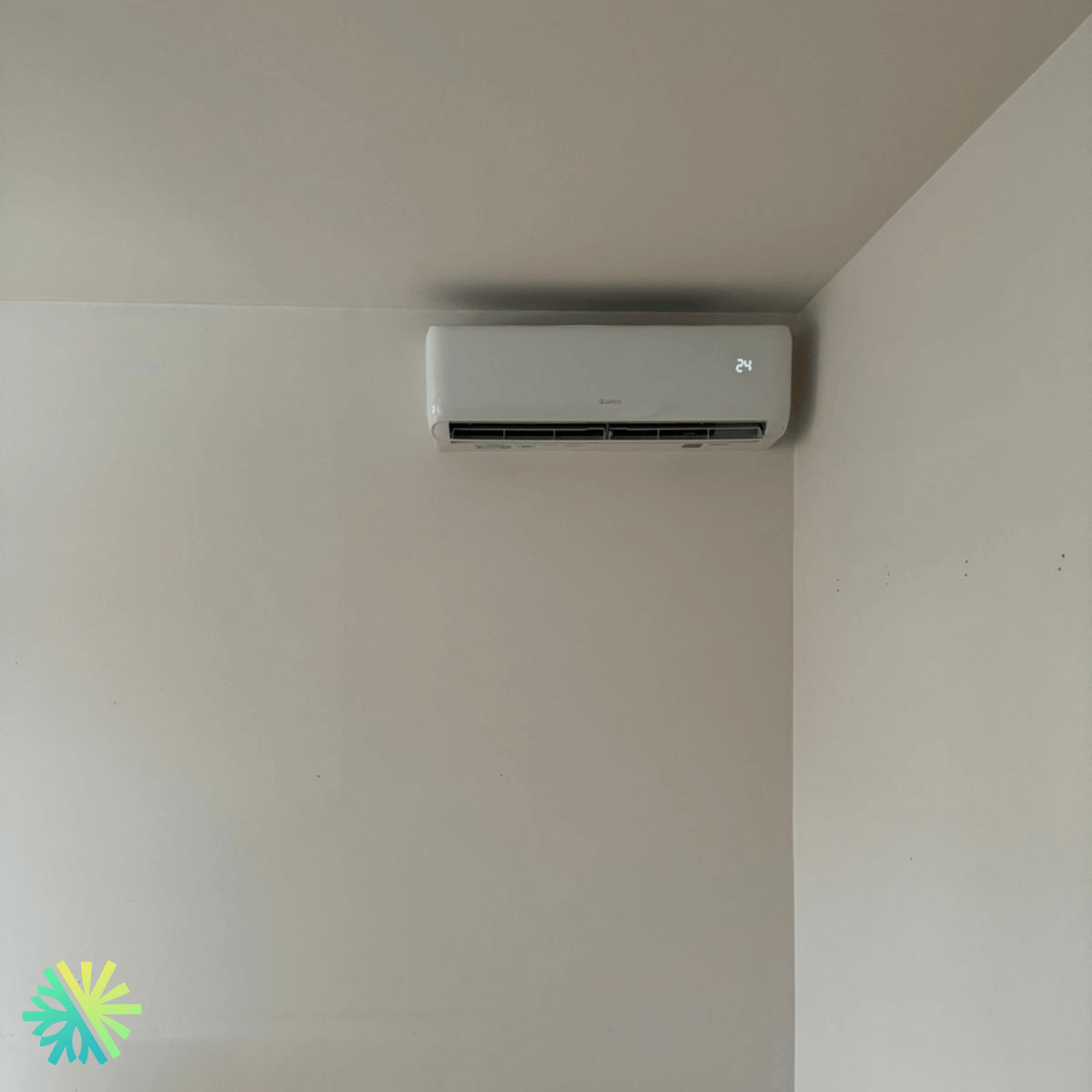Installation of a Gree Livo GEN4 Wall-Mounted Heat Pump in Sainte-Catherine, South Shore