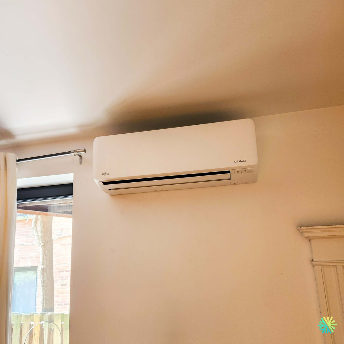 Installation d’une thermopompe double zone Fujitsu Aquila XLTH à Verdun, Montréal