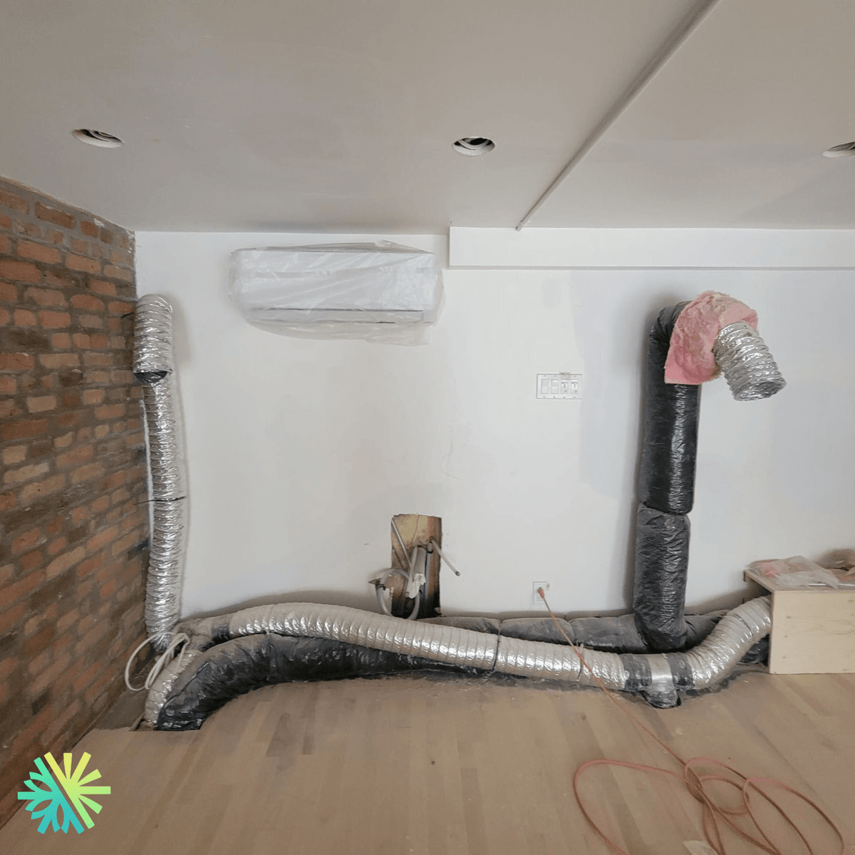 Installation of a Gree Extrême Wall-Mounted Heat Pump in Beaconsfield, Montreal