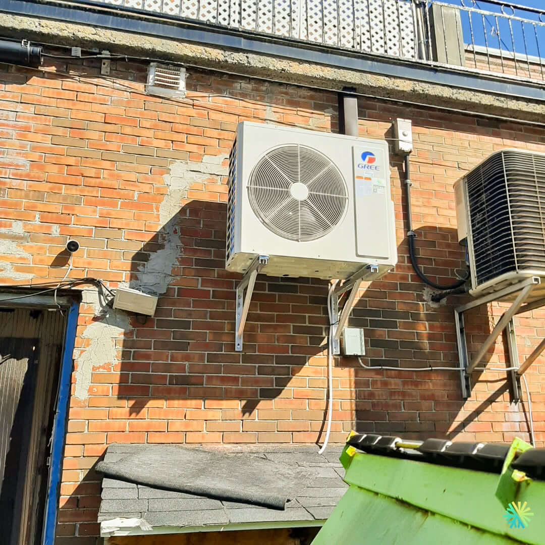 Installation d’une thermopompe 3 têtes GREE FREEMATCH R32 à Saint-Lambert, sur la Rive-Sud de Montréal
