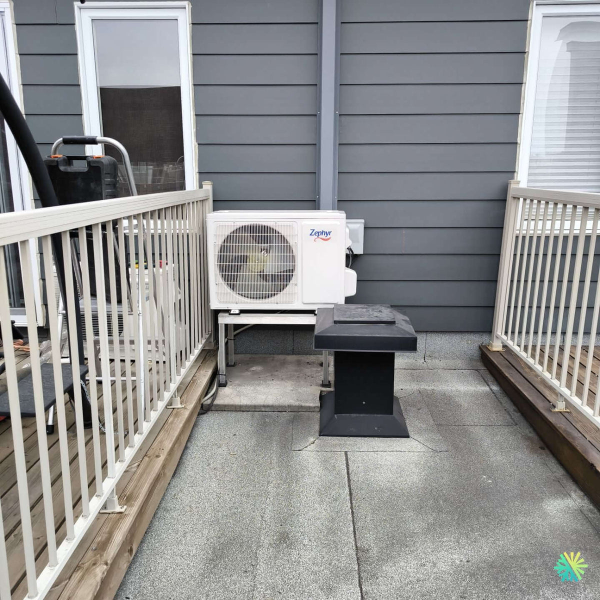 Installation of a wall-mounted Zephyr heat pump in Saint-Laurent