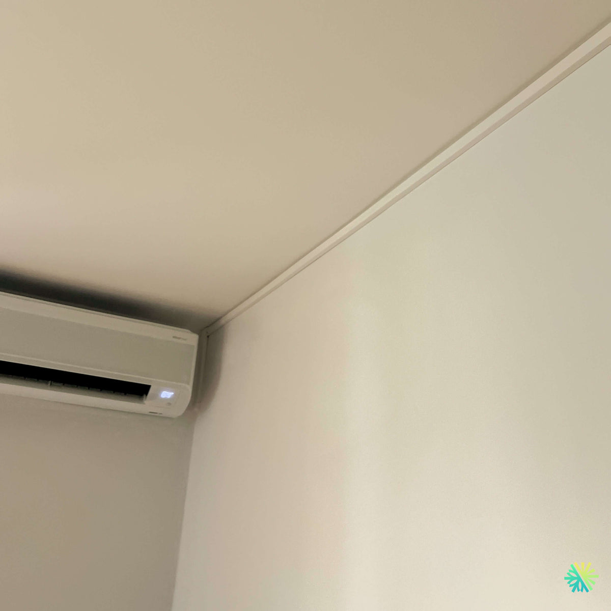 Installation d’une thermopompe murale Samsung WindFree™ MaxHeat à Blainville, sur la Rive Nord