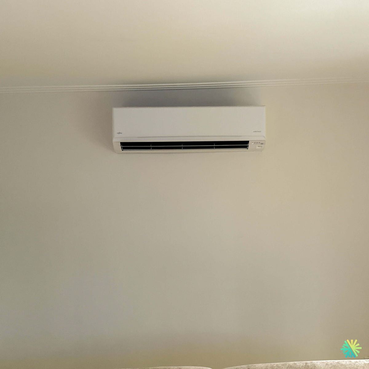 Installation d’une thermopompe murale FUJITSU ORION XLTH+ à Saint-Jude, en Montérégie