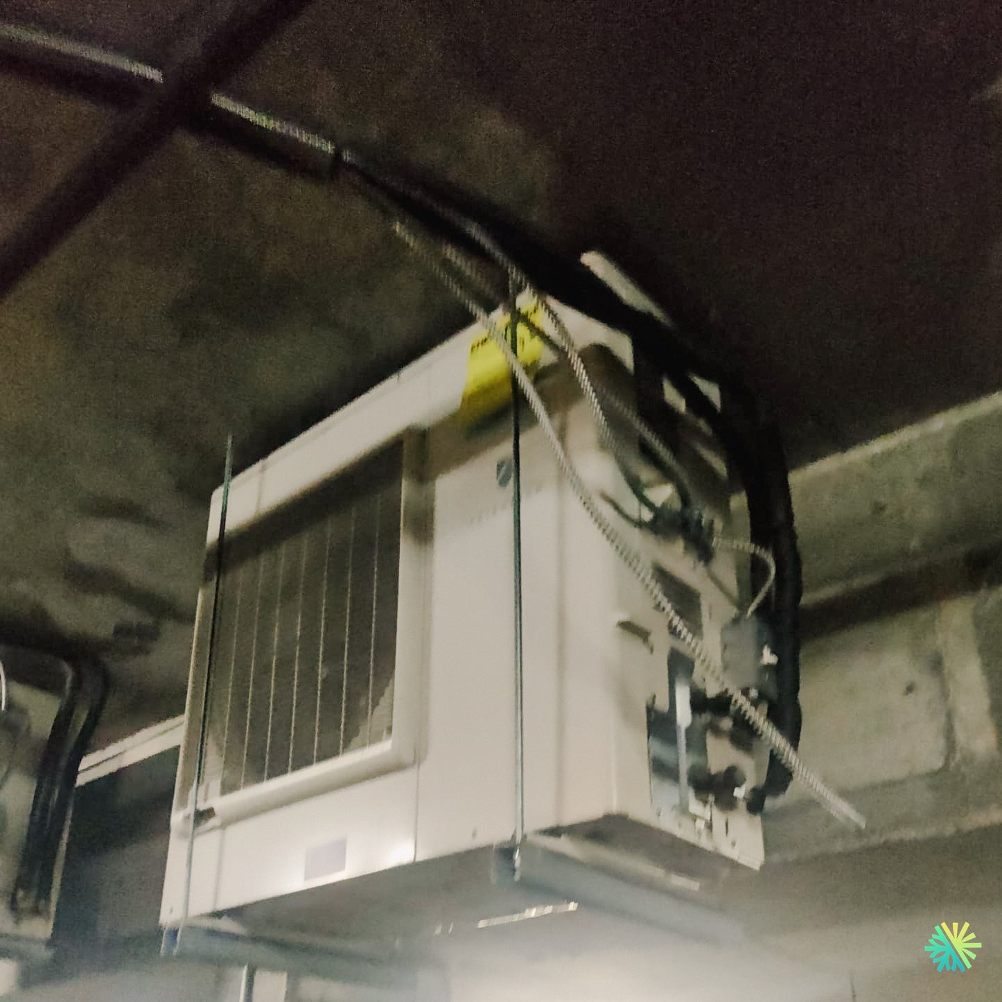 Une thermopompe installée dans un garage chauffé est-elle couverte?