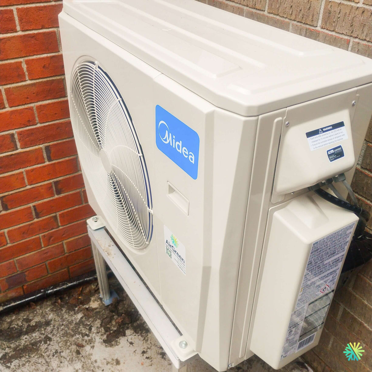 Installation d’une thermopompe double zone MIDEA 28 à Otterburn Park en Montérégie