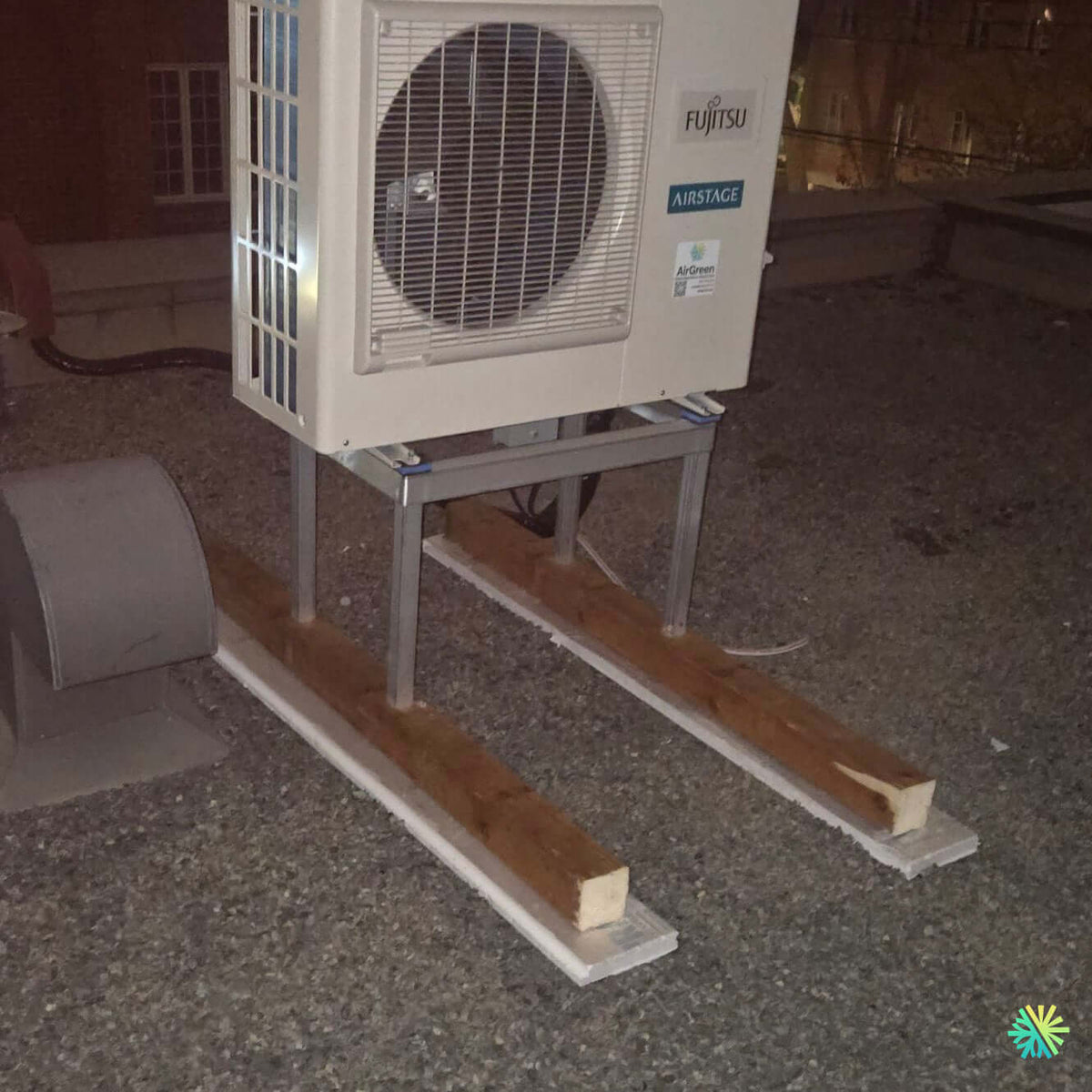 Installation of a Fujitsu Airstage central heat pump in Ville-Marie