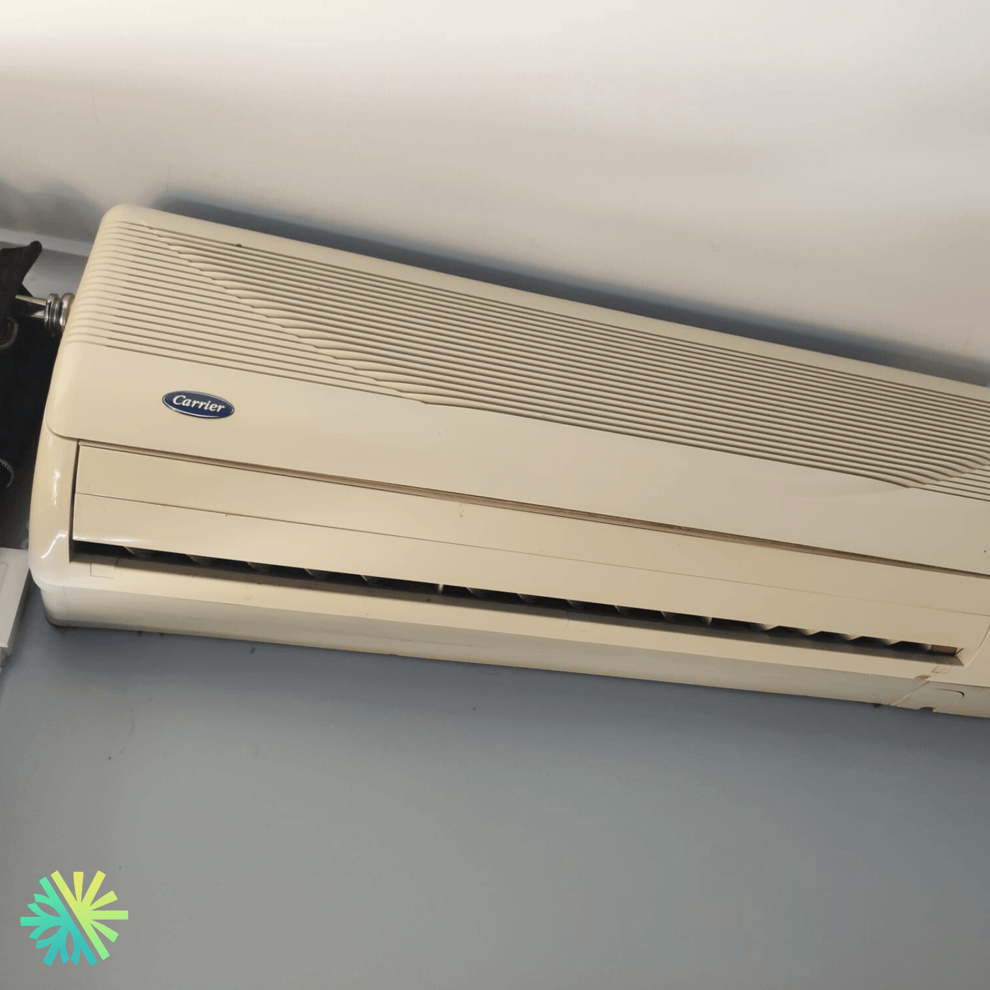 Réparation d'une thermopompe murale Carrier à Côte Saint-Luc