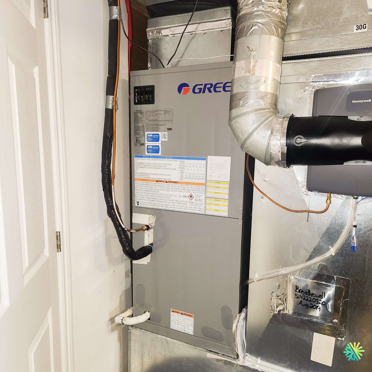 Installation of a GREE UNIX R32 electric furnace in Chambly, in Montérégie (Montreal’s South Shore)