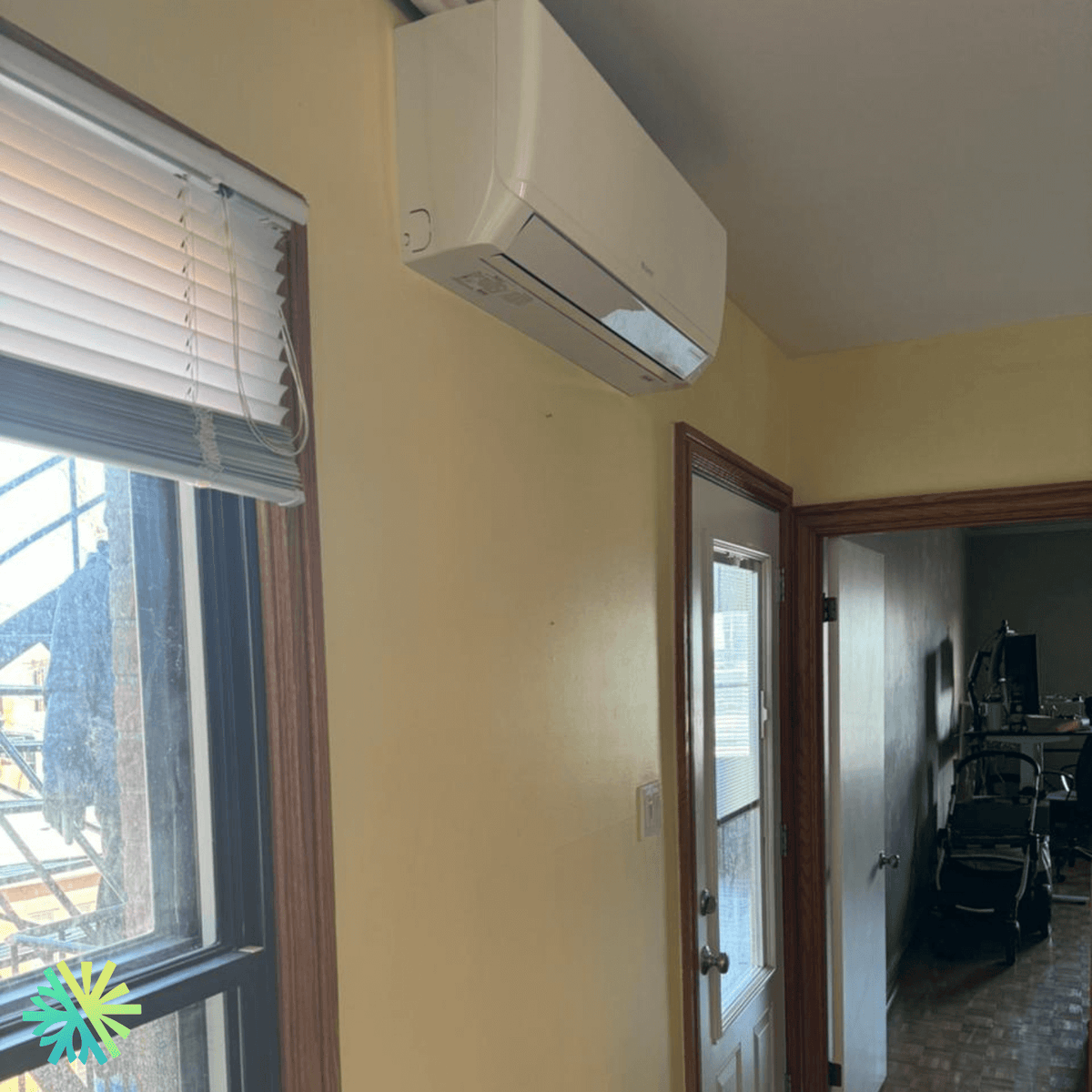 Installation of a Gree Vita Wall-Mounted Air Conditioner in Montréal-Est
