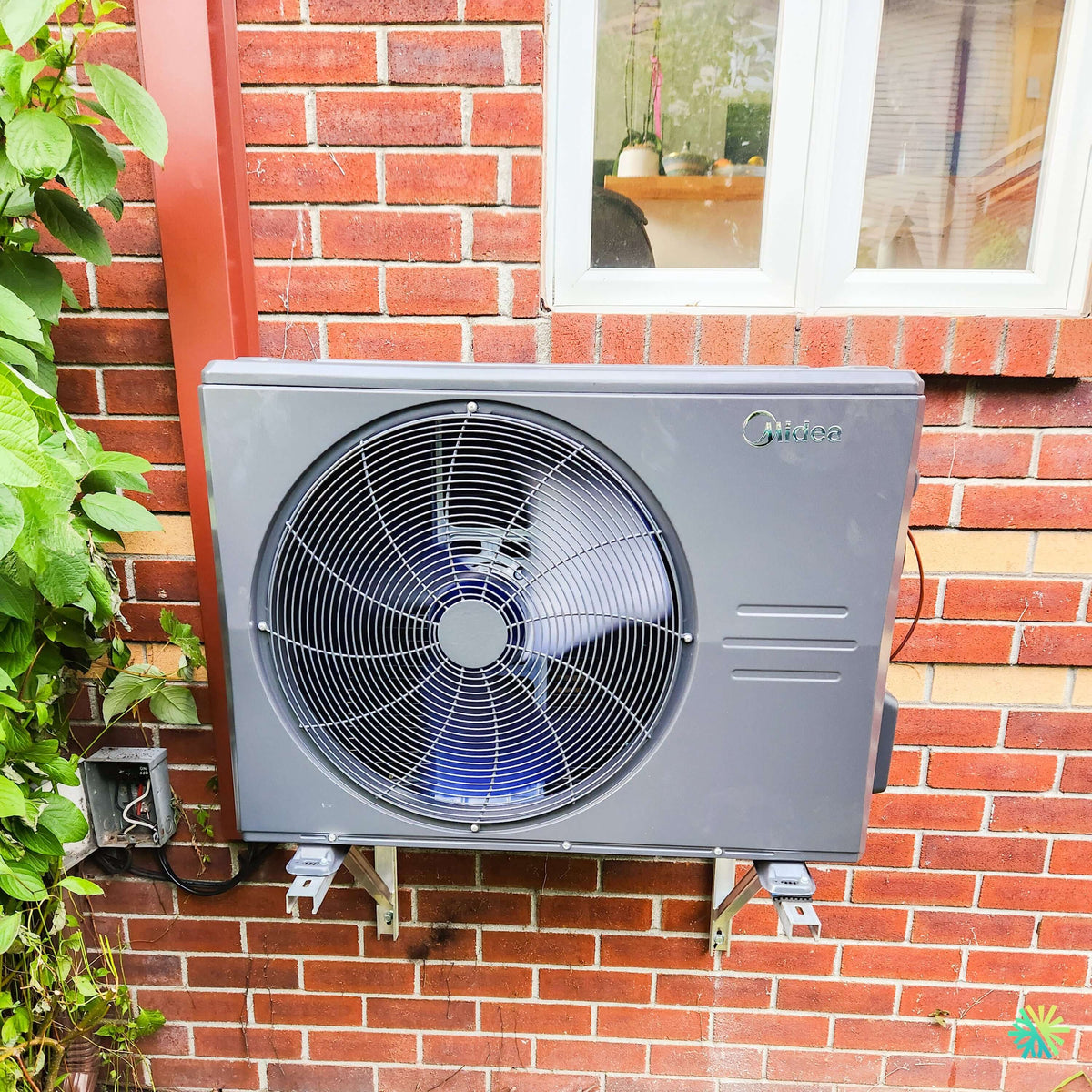 Installation d’une thermopompe centrale MIDEA EVOX G3 à Elgin, en Montérégie