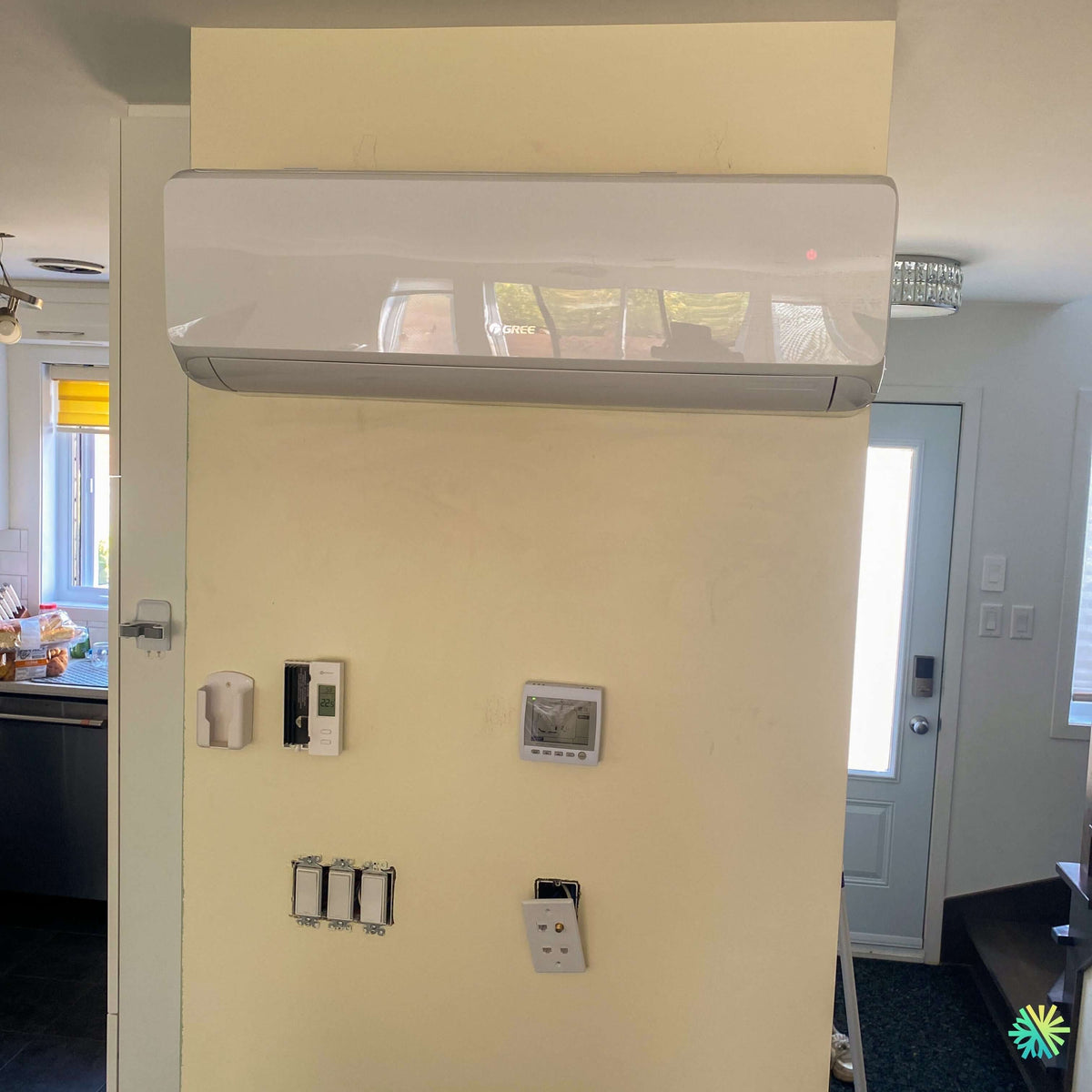 Installation of a GREE VITA R32 Wall-Mounted Heat Pump - Air Conditioner - Mini Split in Île-Bizard–Sainte-Geneviève, in the Montreal borough