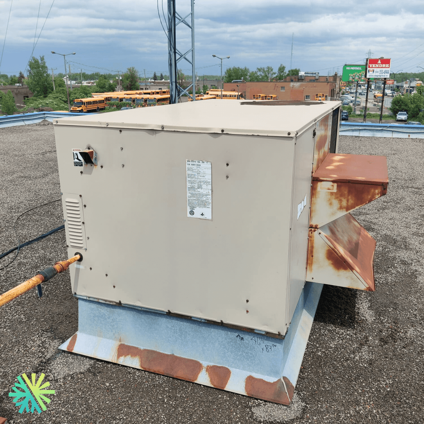 Réparation d’un CVC Lennox sur le toit à la Rive-Sud