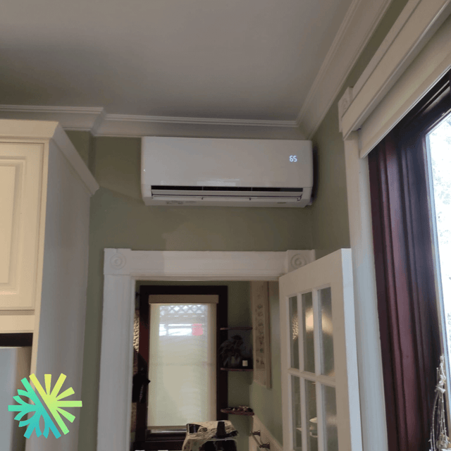 Installation of a Gree Crossover Mini Split in Le Plateau-Mont-Royal, Montreal