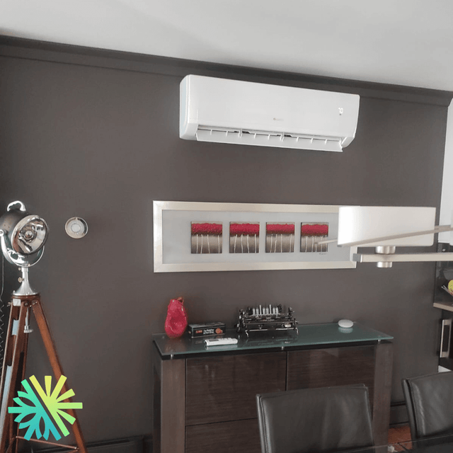 Installation of a Gree Extreme Mini Split in Dollard-des-Ormeaux, Montreal