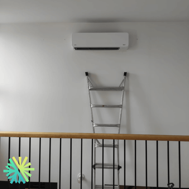 Installation of a Fujitsu LPAS1 Wall-Mounted Heat Pump in Town of Mount-Royal, Montreal