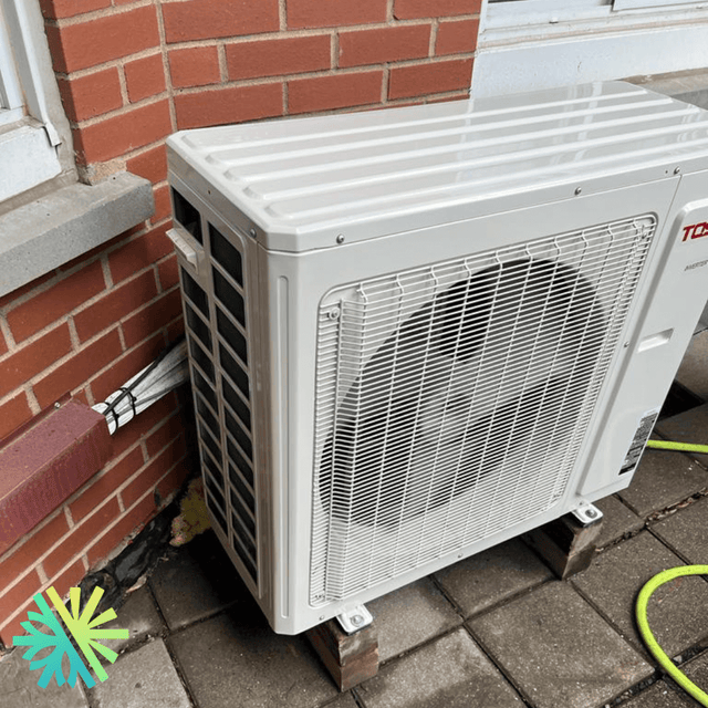 Installation of a Tosot LomoPlus UltraHeat TripleZone Heat Pump in Pierrefonds-Roxboro, Montreal