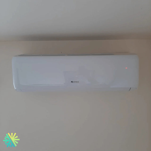 Installation of a GREE LIVO GEN4 wall-mounted heat pump in Charlemagne, North Shore