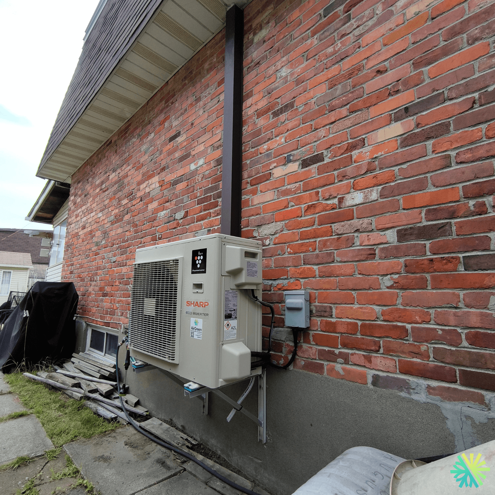 Installation d’une thermopompe murale Sharp à Duvernay (Laval)