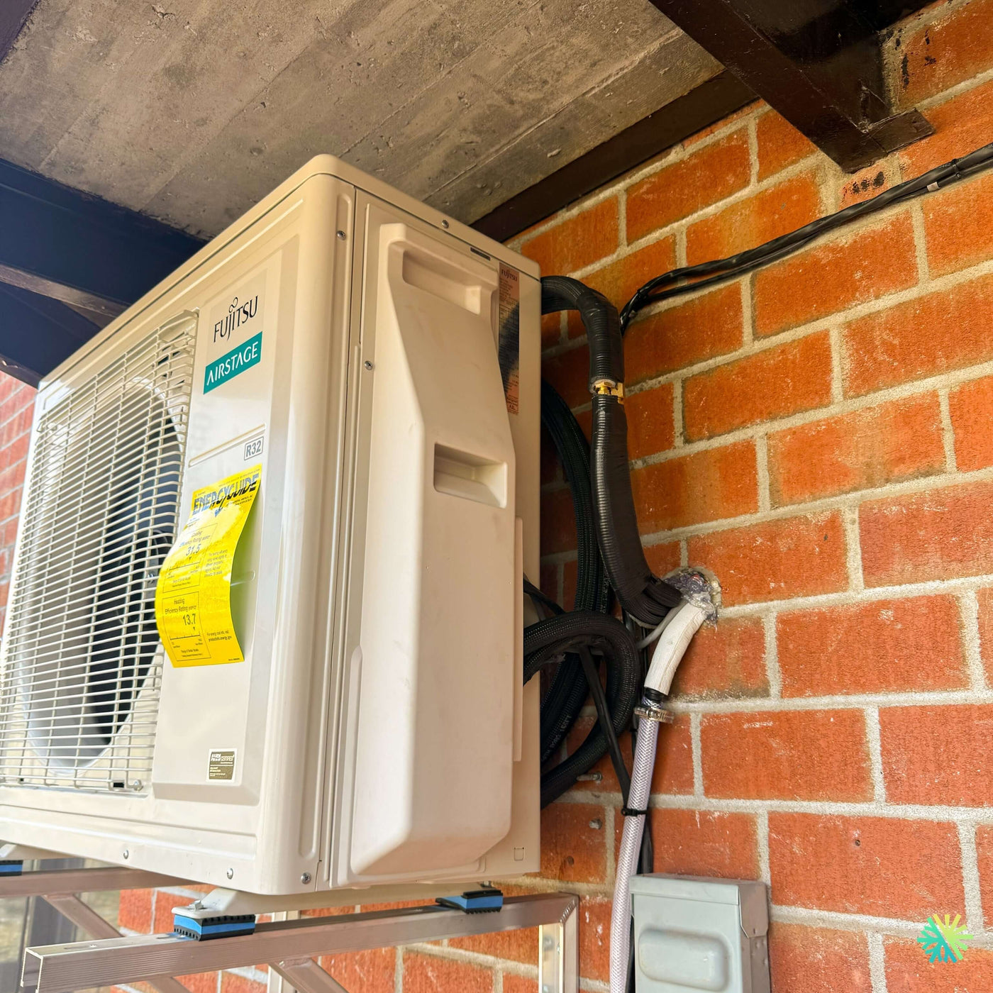 Installation d’une thermopompe murale FUJITSU ORION XLTH 12 000 BTU à Ville Saint-Laurent