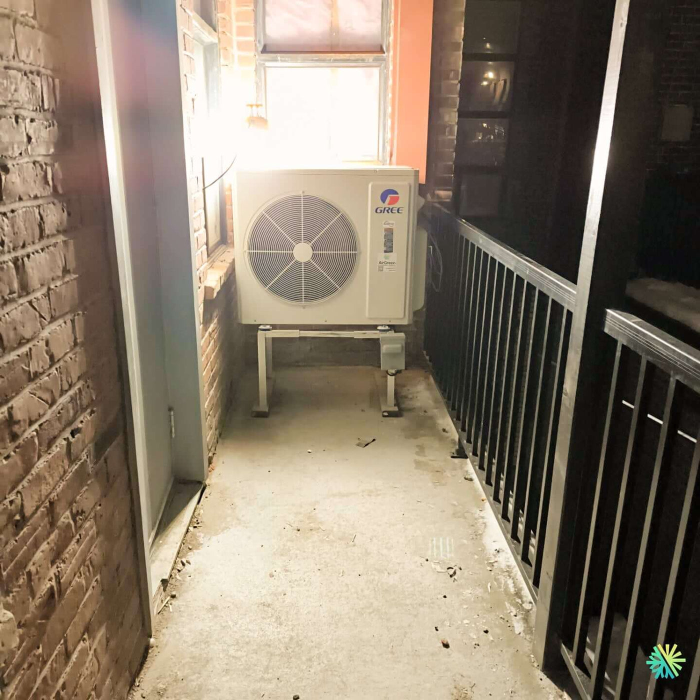 Installation d'une thermopompe murale Gree Sapphire R32 à Ville Mont-Royal