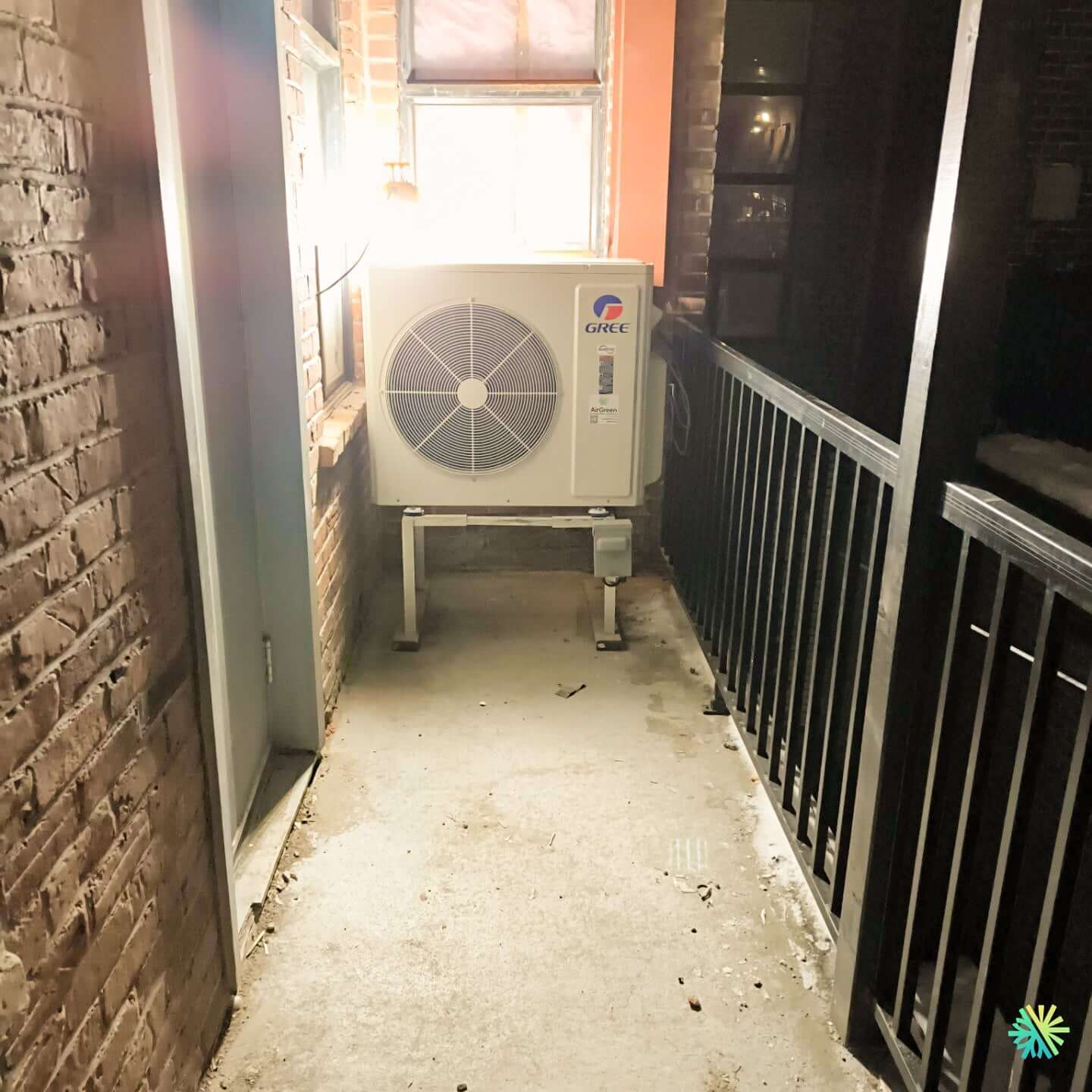 Installation d'une thermopompe murale Gree Sapphire R32 à Ville Mont-Royal