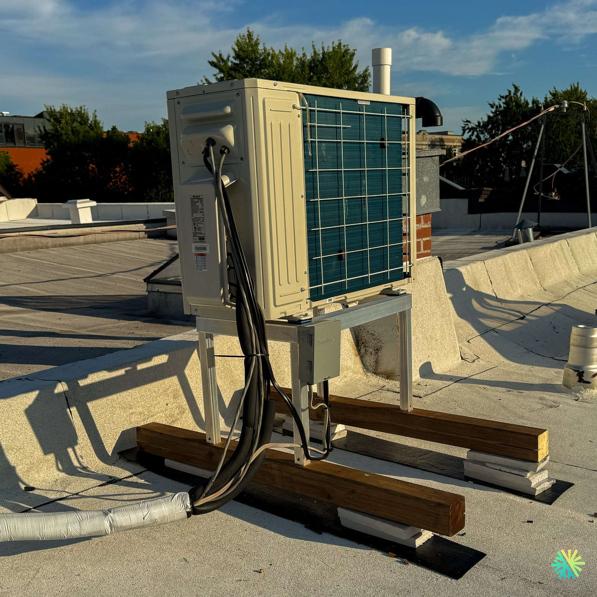 Installation d’une thermopompe GREE FREE MATCH R32 Quad-Zone 4 têtes à Laval
