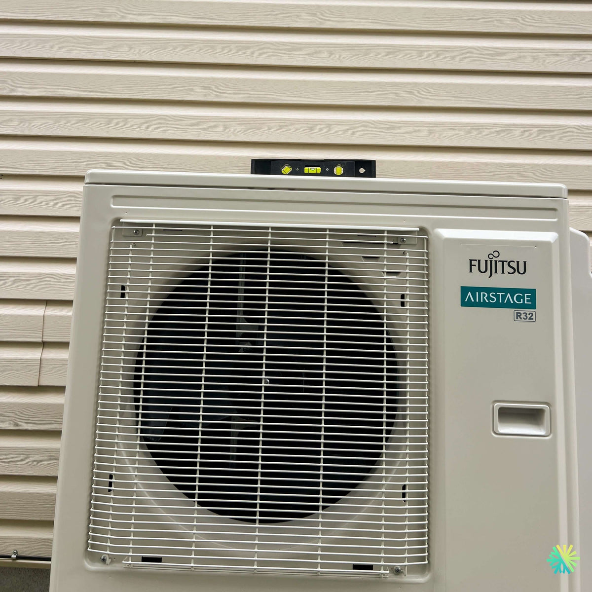 Installation d’une thermopompe murale Fujitsu AIRSTAGE Altair 500 à Saint-Alexandre : une installation CVAC précise pensée pour le confort quotidien