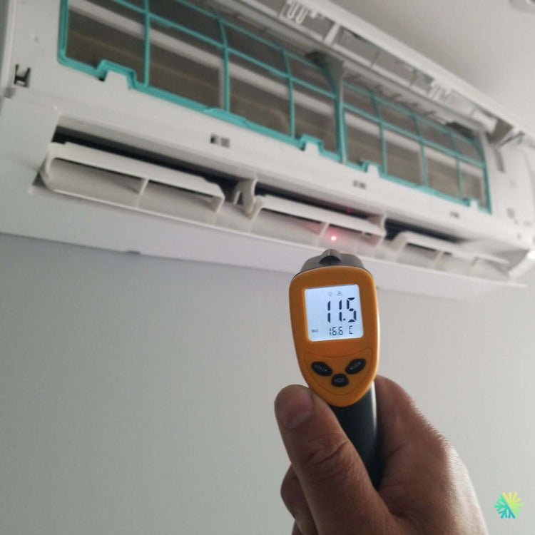 Réparation d’un climatiseur mural Gree à Sainte-Dorothée