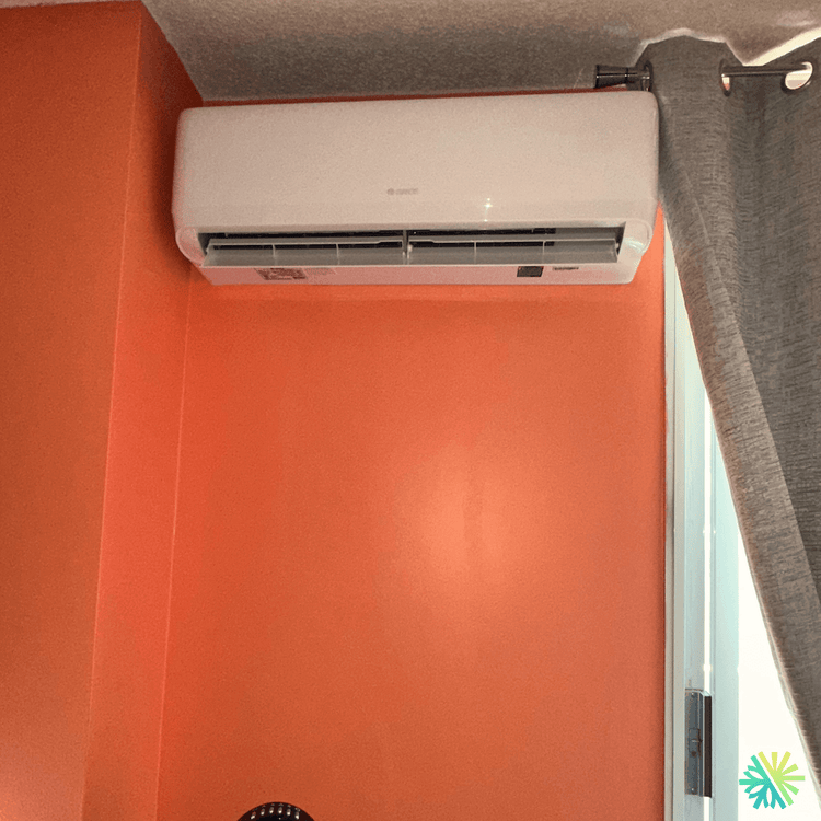 Installation d’une thermopompe murale Gree à Chomedey (Laval)