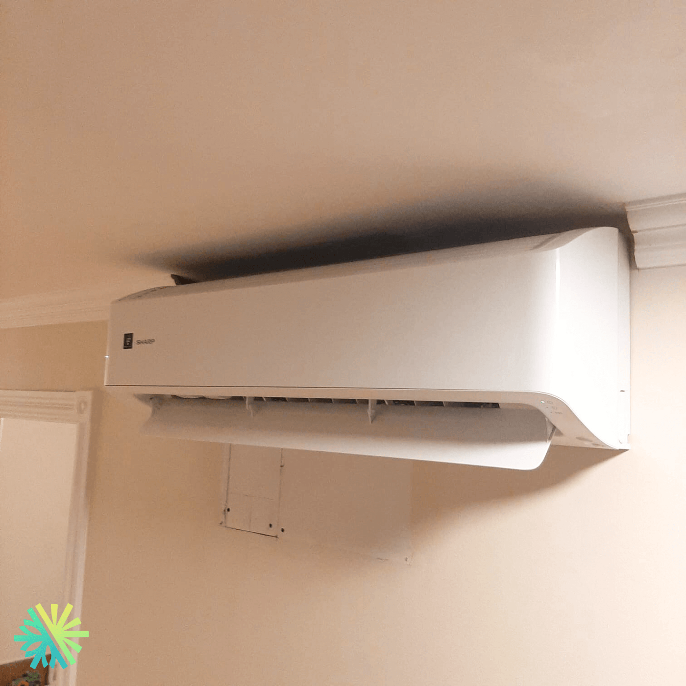 Installation d’une thermopompe murale SHARP ZHU1 à Côte Saint-Luc