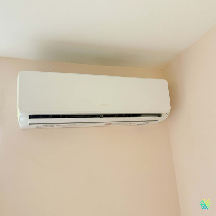 Installation d'une thermopompe 2 têtes GREE FreeMatch R32 (GWHD(24)ND6MO) à L'Île-Bizard–Sainte-Geneviève, Montréal