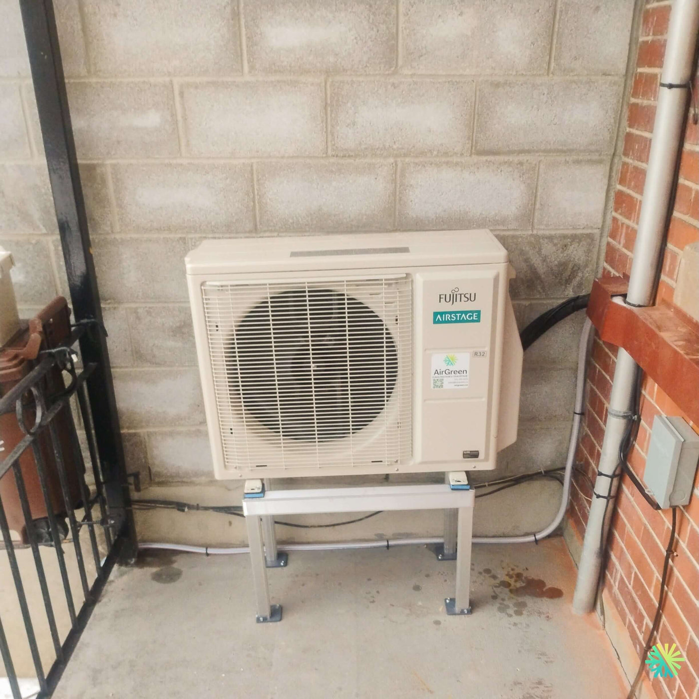 Installation d’une thermopompe murale FUJITSU ALTAIR 700 Mini Split à Montréal-Nord