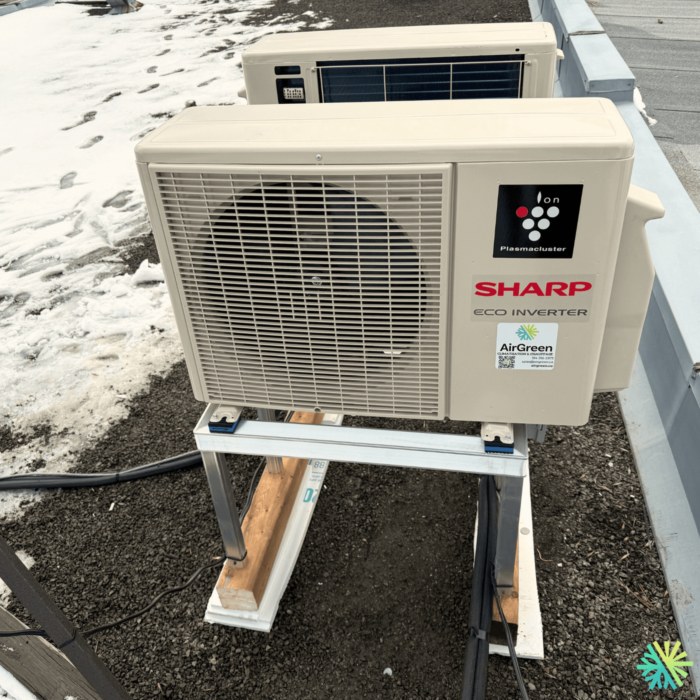 Installation d’une thermopompe murale Sharp sur toiture à Ville-Marie (Montréal)